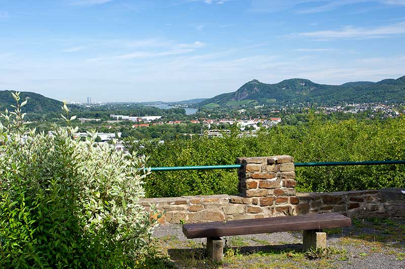 Blick von der Koppel über Rheinbreitbach ins Rheintal